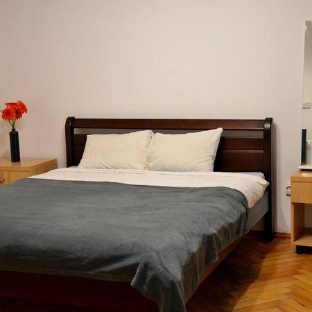 Brand New Apartment In City Center Leopoli Esterno foto